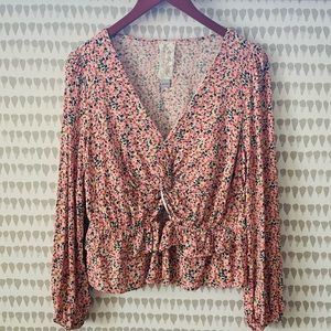 Sadie and Sage floral long sleeve top - size large